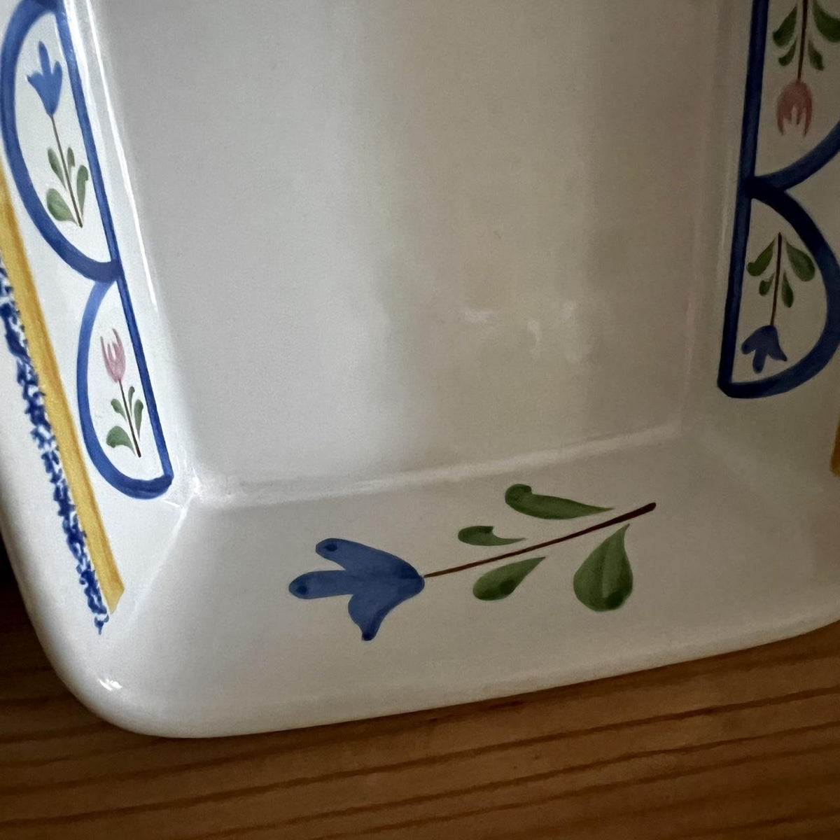 White and Multi Dinnerware