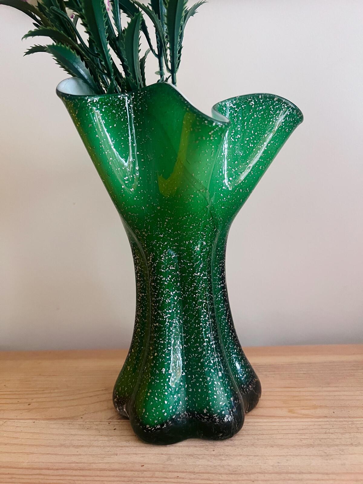Green Art Glass Vase, Ruffled Rim, Speckled Glass, Murano Style, Sculptural Vintage Vas