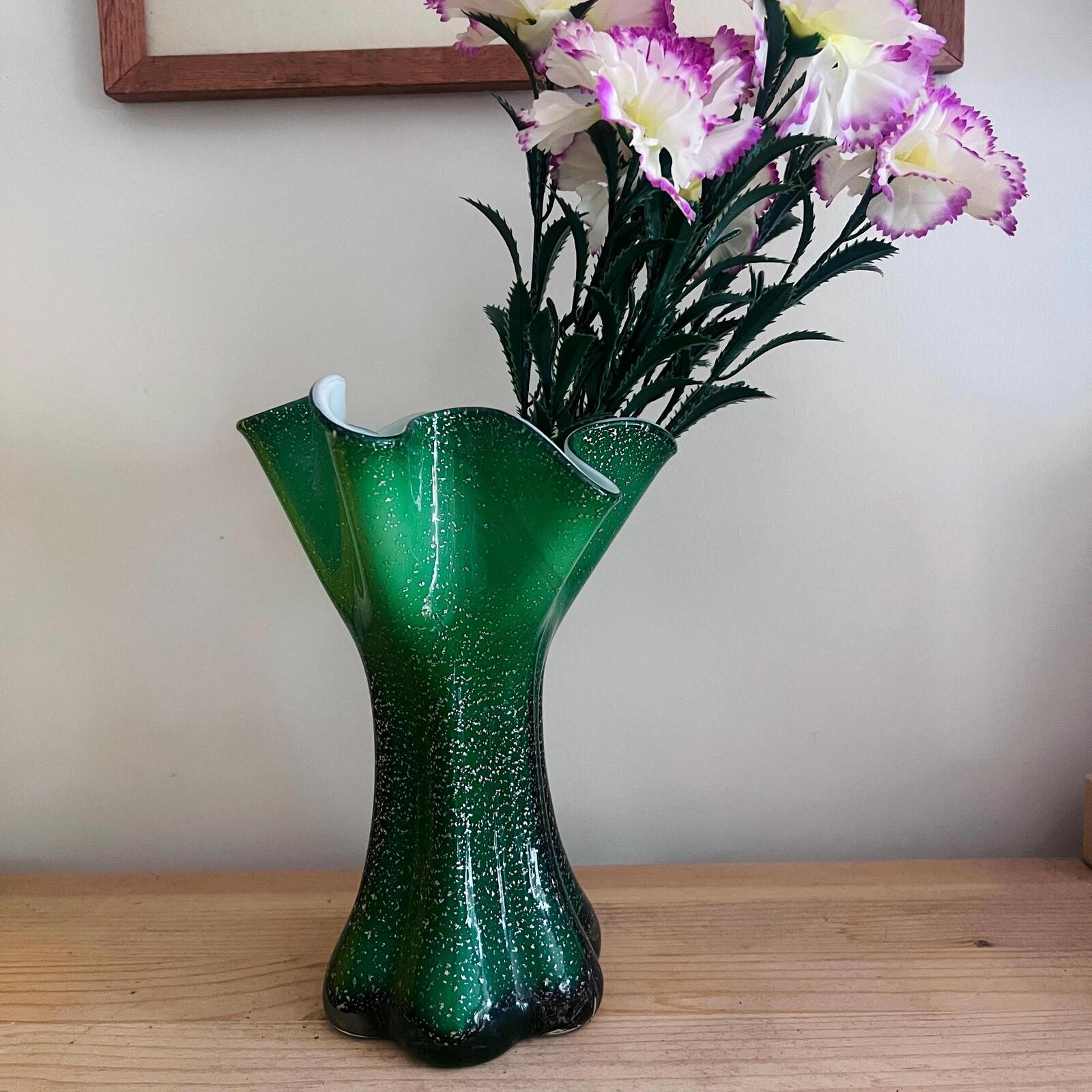 Green Art Glass Vase, Ruffled Rim, Speckled Glass, Murano Style, Sculptural Vintage Vas