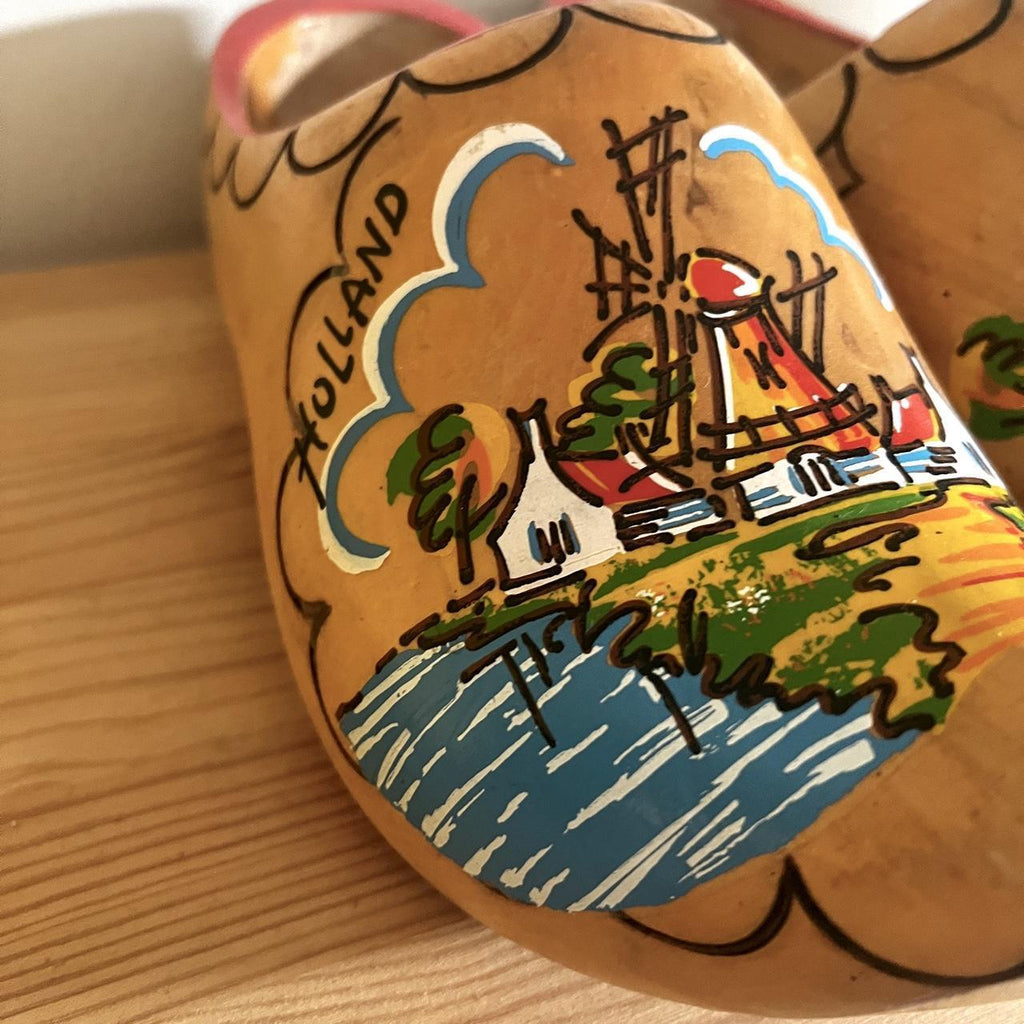 The cutest oversized Dutch clogs 🌷