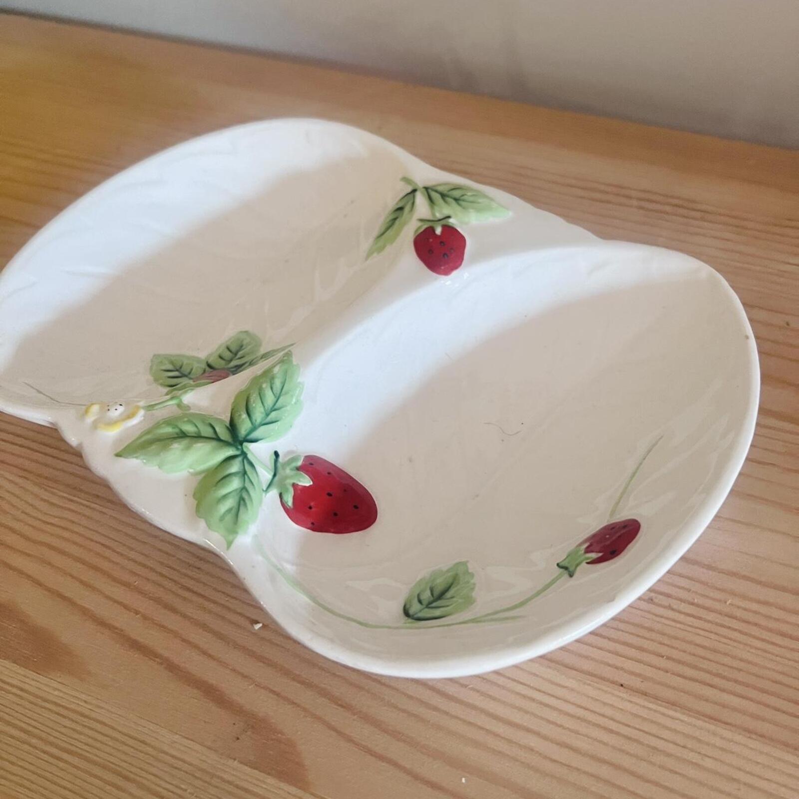 vintage strawberry divided dish 🍓
