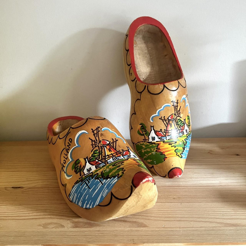 The cutest oversized Dutch clogs 🌷