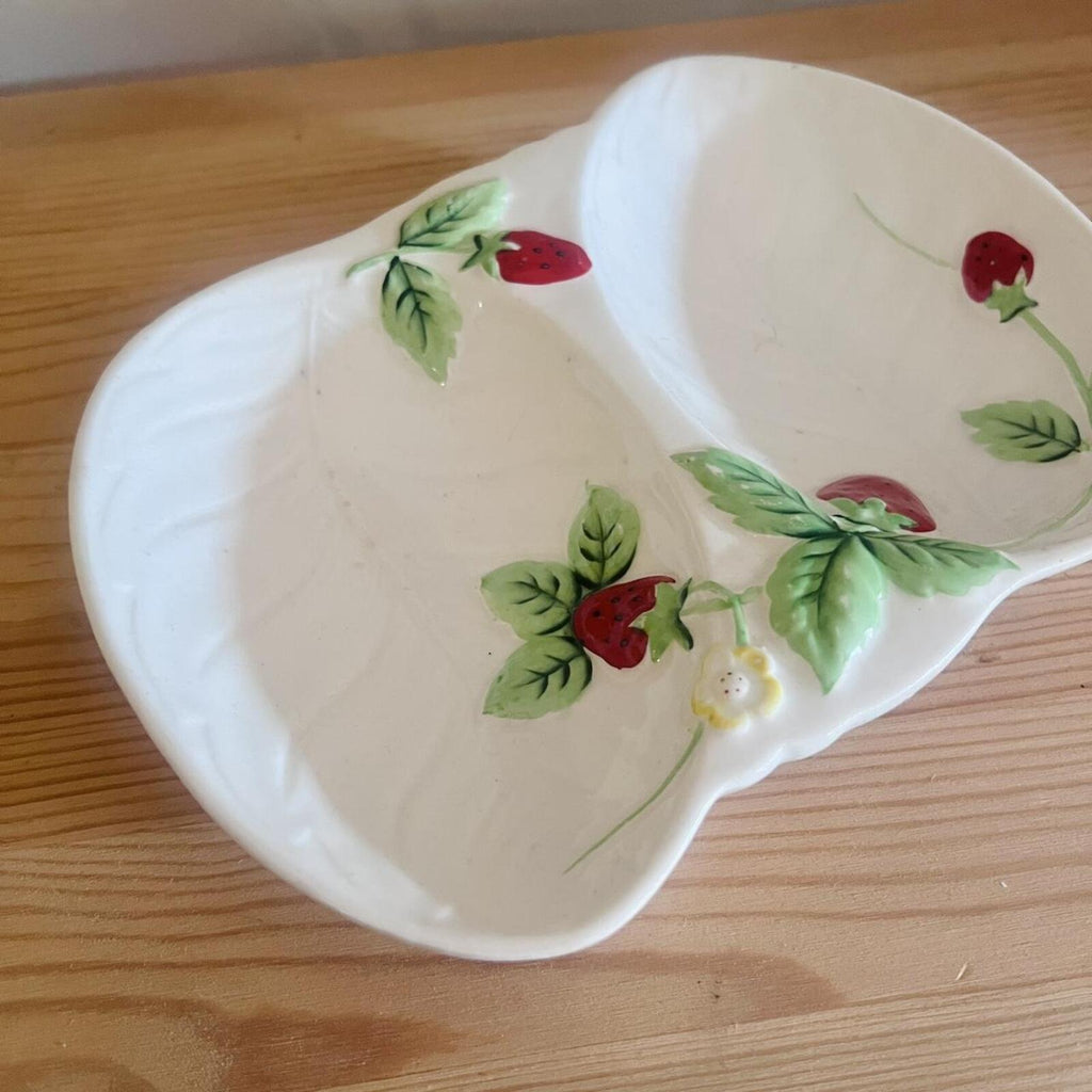vintage strawberry divided dish 🍓