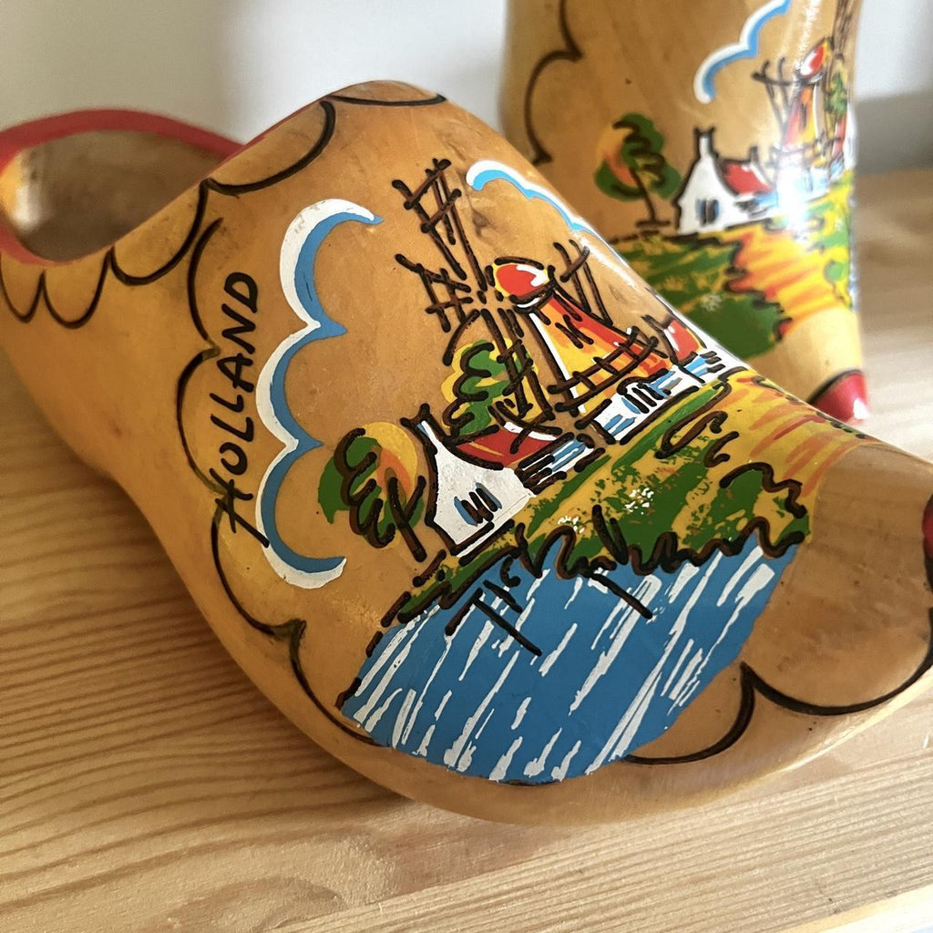 The cutest oversized Dutch clogs 🌷