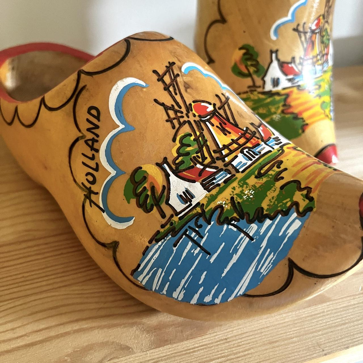 The cutest oversized Dutch clogs 🌷